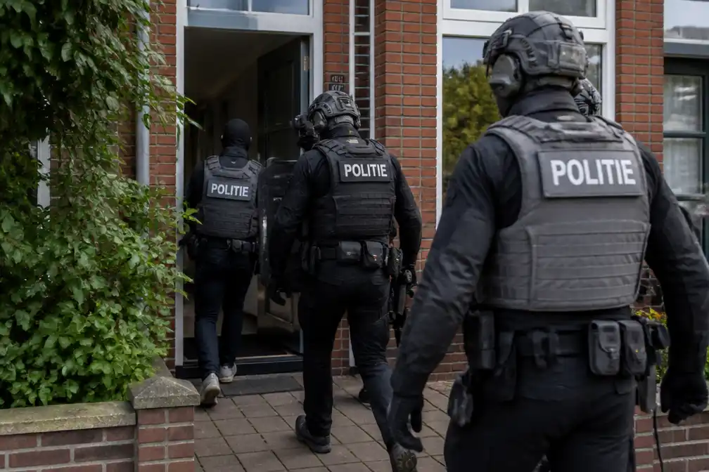 Politie arresteert drie tieners bij terreurinvallen in Rotterdam, Eindhoven en Alkmaar