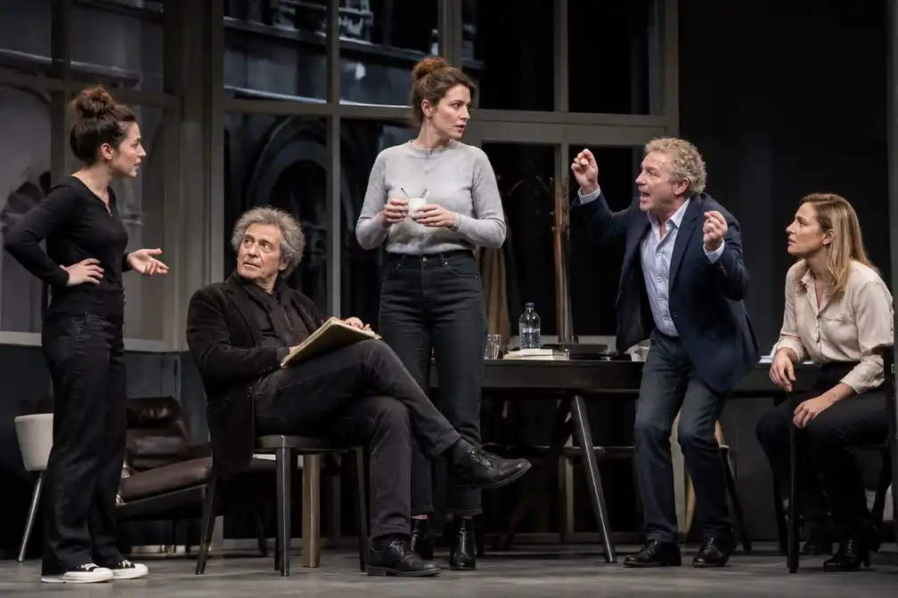 Gemengde recensies voor 'De la Comédie-Française': clichés en oude grappen verdeeld de pers