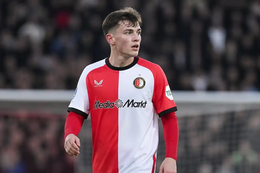 Feyenoord verkoopt buitenspeler Leo Sauer aan VfB Stuttgart voor 15 miljoen euro