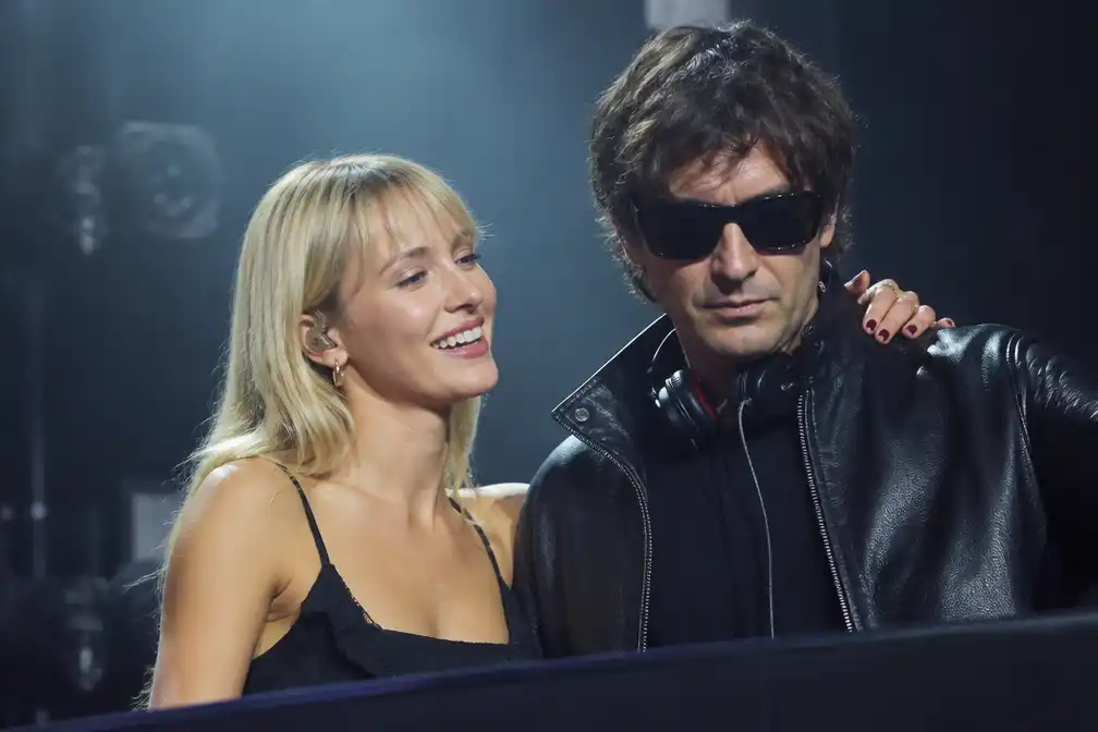 Belgische zangeres Angèle rouwt om overlijden Franse dj Kavinsky