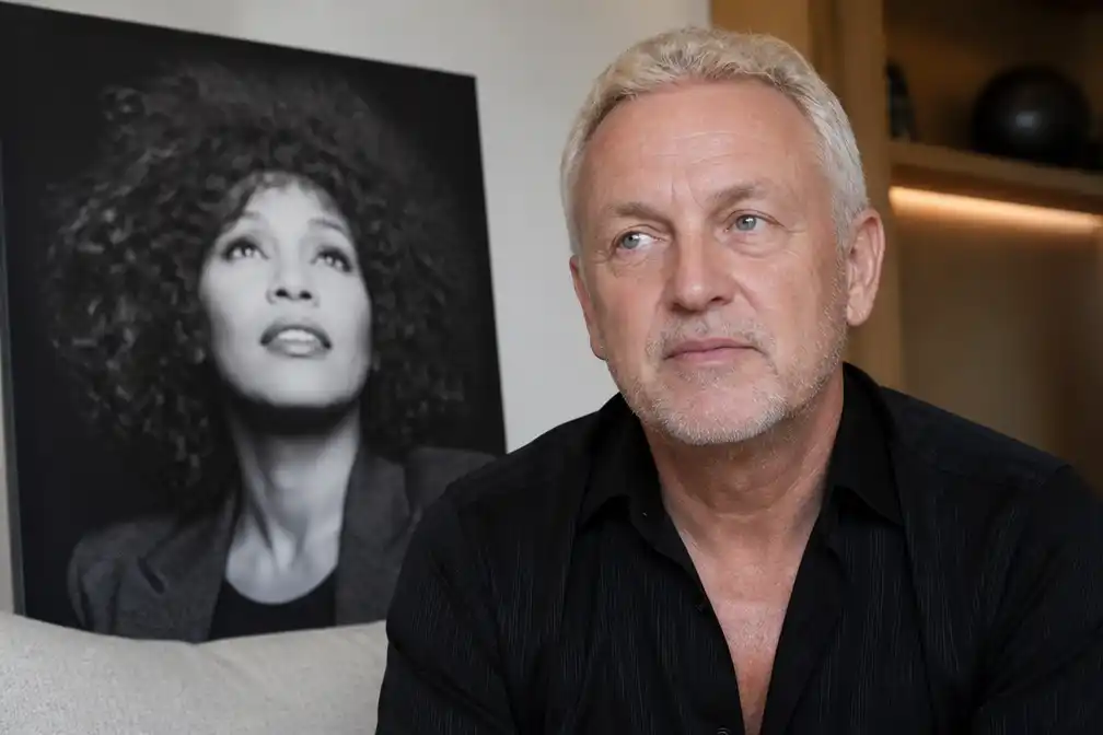 Gordon haalde steun uit muziek Whitney Houston voor Men's Health cover