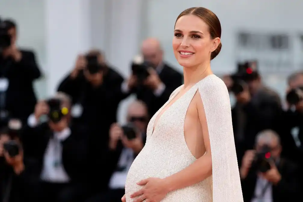 Natalie Portman deelt babybuikfoto, derde kind op komst