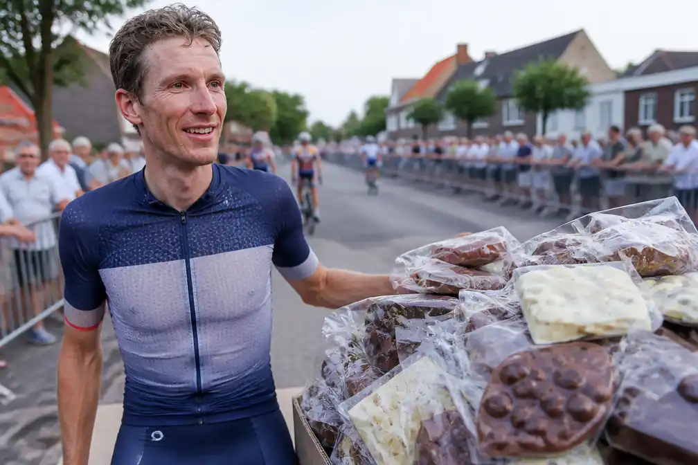 Bauke Mollema wint 64 kilo chocolade bij Acht van Chaam, noemt het meest bijzondere prijs