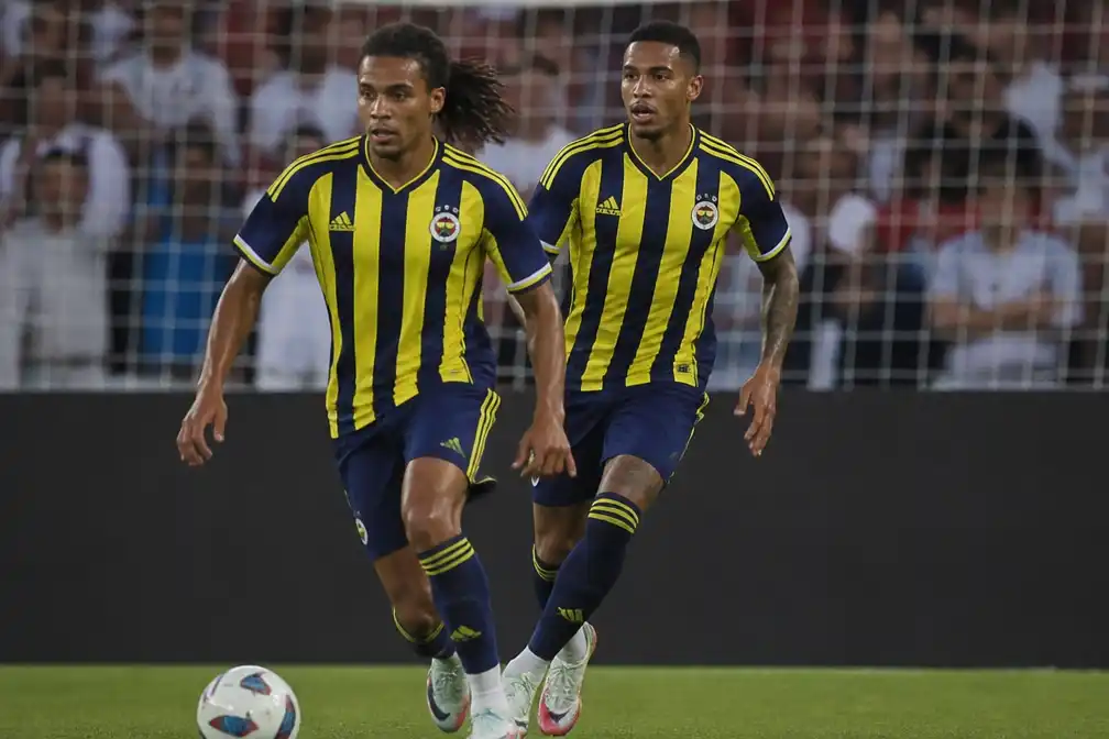 Fenerbahçe met Aké naar derde voorronde Champions League