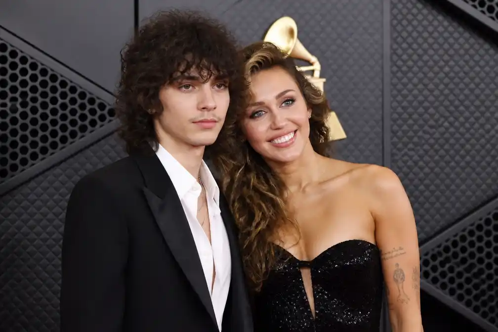 Maxx Morando vroeg Miley Cyrus ten huwelijk op het laatste moment in Japan