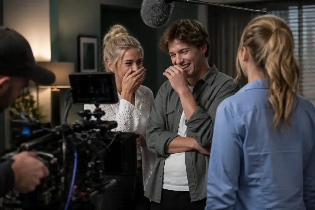 GTST-acteurs delen bloopers in nieuwe compilatie
