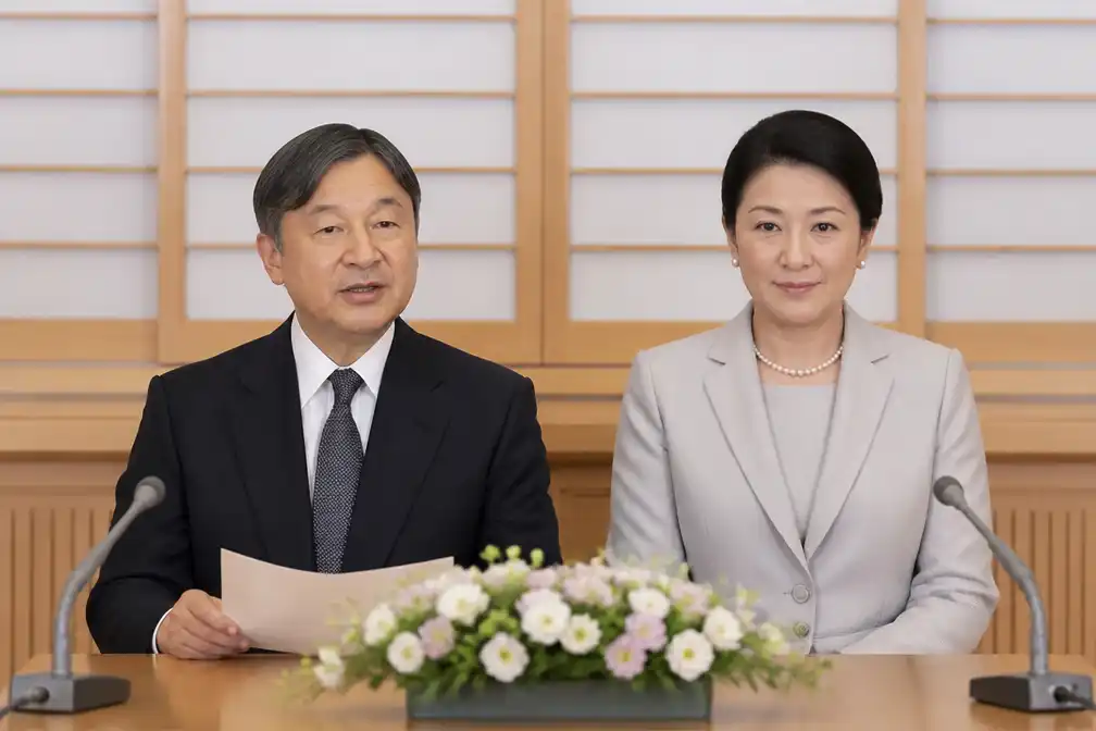 Keizer Naruhito en keizerin Masako betuigen medeleven met aardbevingsslachtoffers