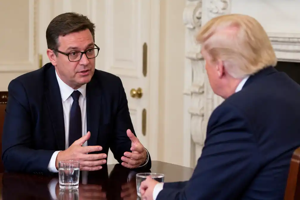 Britse premier Burnham belooft 'pragmatische' aanpak Noordzee-olie in gesprek met Trump