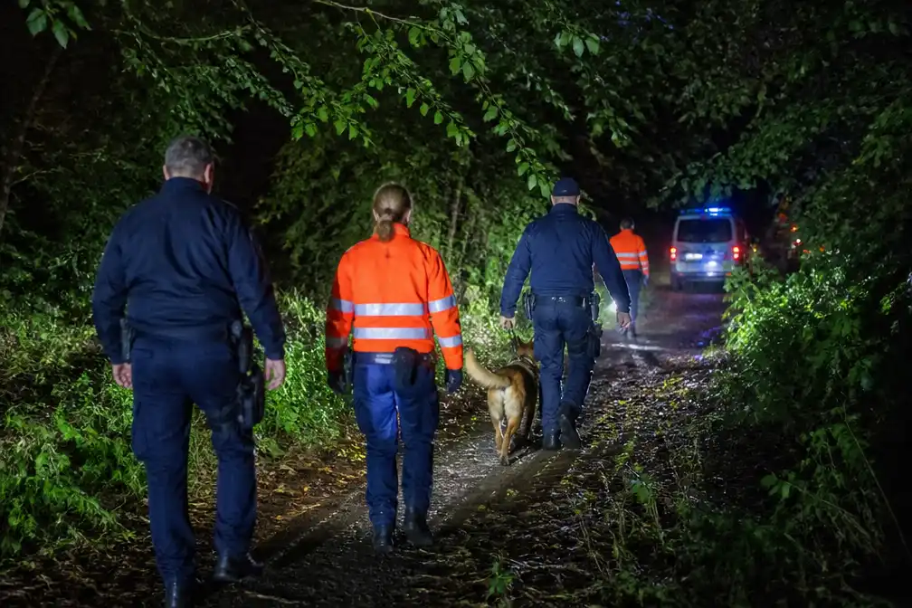Politie Voeren vindt vermiste wandelaar (81) na nachtelijke zoektocht van 3 uur