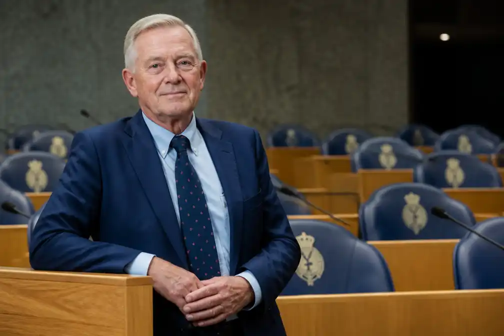 50Plus-coryfee Van Rooijen (84) wil Eerste Kamer in als oudste senator ooit