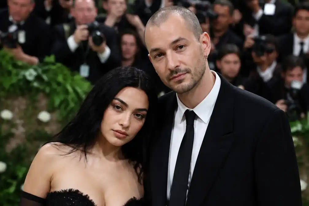 Charli xcx: echtgenoot George Daniel is inspiratiebron voor 'I'm Afraid'