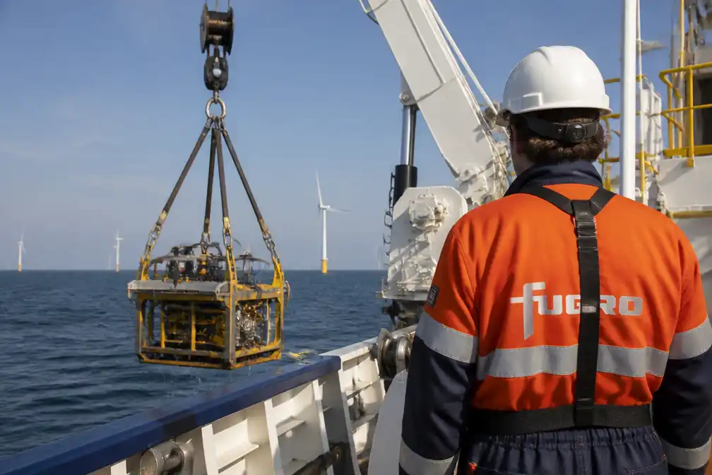 Fugro loopt 15 miljoen euro winst mis door Iranoorlog; offshore-windorders halveren