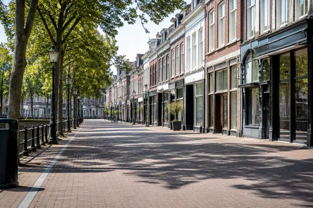 Vakantierust maakt straten, wegen en winkels in Nederland opvallend leeg
