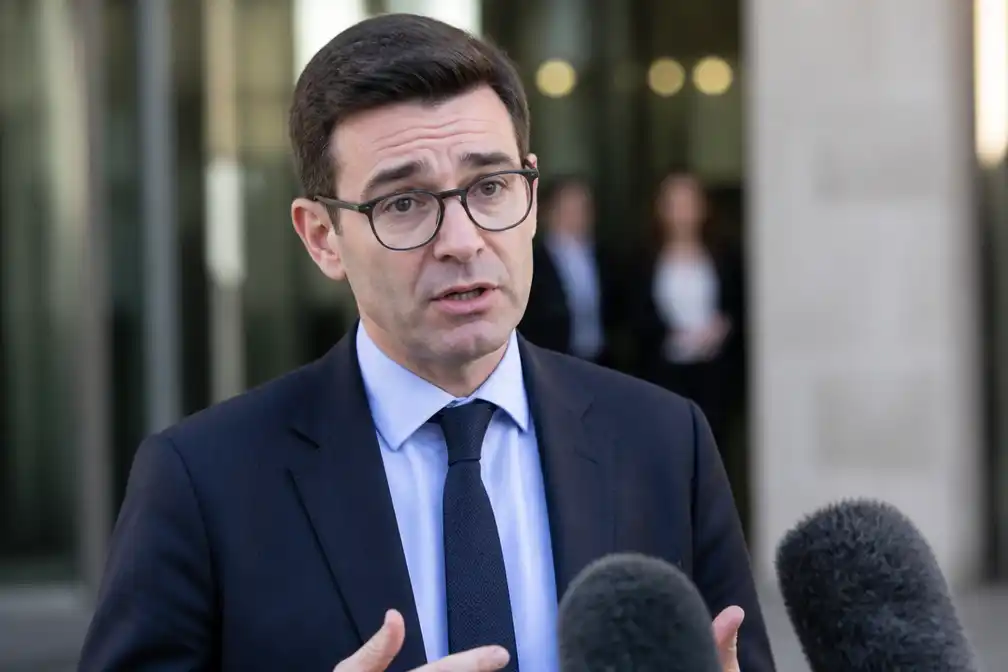 Burnham wil plan om juryrechtspraak te beperken intrekken