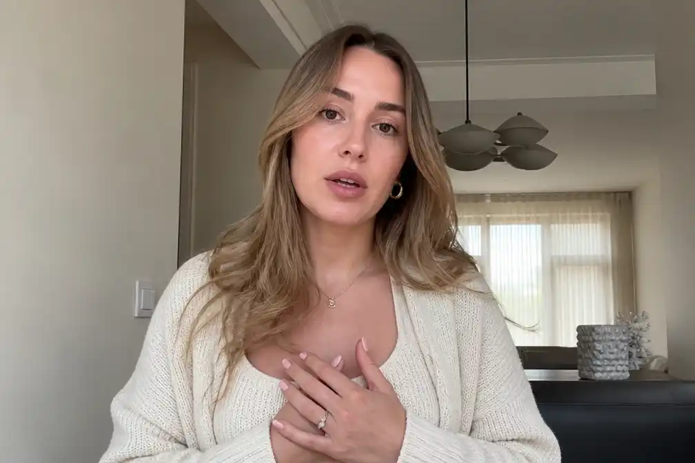 Zwangere influencer Nicola Ebbink biedt excuses aan na ophef over alcohol